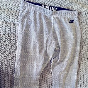 Nike Athletic Leggings Size L